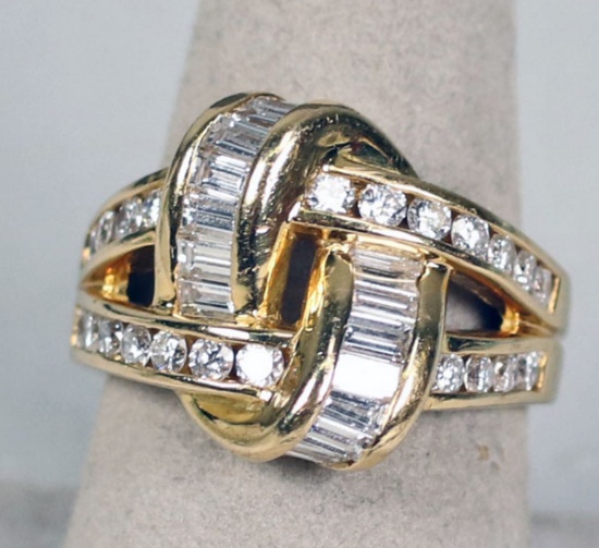 18k Diamond Ring, Sz. 8, 10.1 Grams