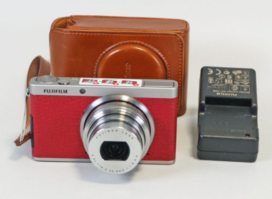 Fujifilm Digital Camera XF1 w/ Case