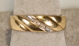 14k Men's Ring w/ Diagonal Pattern - Accent, Sz. 11, 3.2 Grams