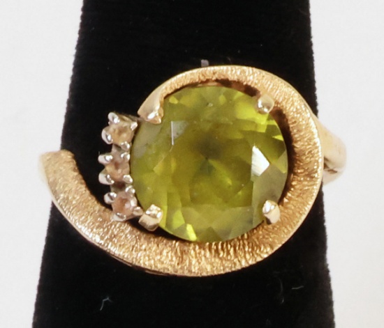 14K Gold Green Peridot Type Gemstone Ring, 5.6 Grams