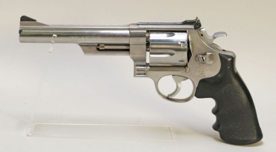 Smith & Wesson Model 57 Revolver .41 Magnum - Nickel Plated