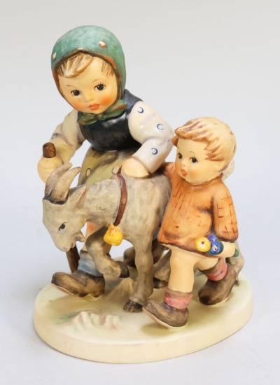 Vtg Hummel "Homeward Bound" #334 Figurine, 1972-79 Made In Germany