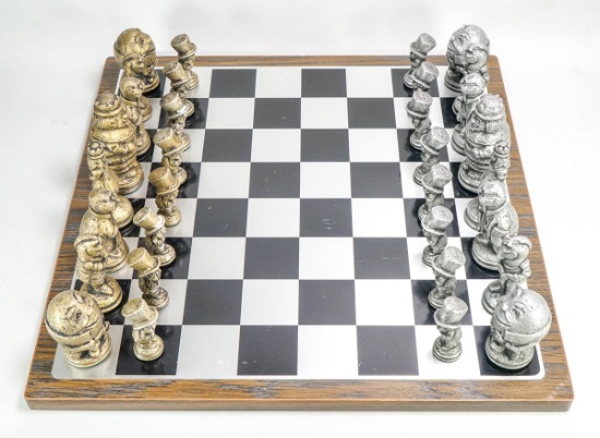 Alice In Wonderland Chess Set