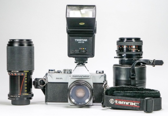 Mamiya/Sekor 500 DTL W/2 Extra Lenses & Flash