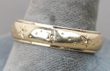 14 Gold Band w/ Star Inlays, Sz. 13