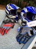 2 Helmets HJC Full Face, Polaris Gloves (Medium), Pro Grip Goggles