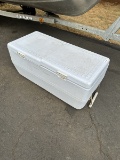 Igloo Style Large White Cooler 18