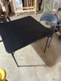 Folding Table with 6 chairs Excellent condition chairs are like new
