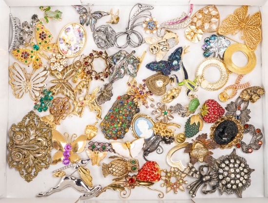 Vintage Costume Brooches/Pendants