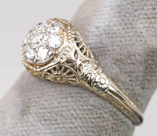 18k White Gold Ring w/ 7 Diamonds, Sz. 7.5m 2,8 Grams
