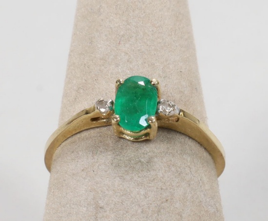 14K Emerald Colored Ring w/ 2 Diamond Chips, Sz. 6.50, 1.4 Grams