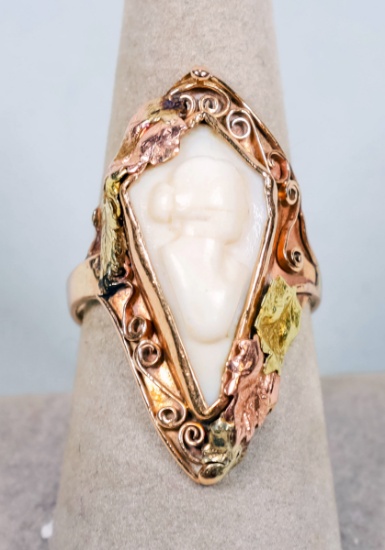 10K Cameo Ring, Sz. 7.25, 5.1 Grams