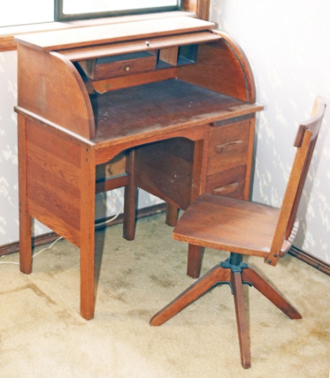 Oak Children's Size Roll Top Desk & Chair