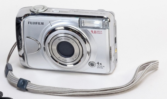 FUJIFILM FinePix A920 Digital Compact Camera