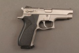 handgun SMITH AND WESSON 5906,  9MM SEMI-AUTO PISTOL