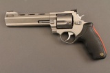 handgun TAURUS RAGING BULL .454 CASULL REVOLVER