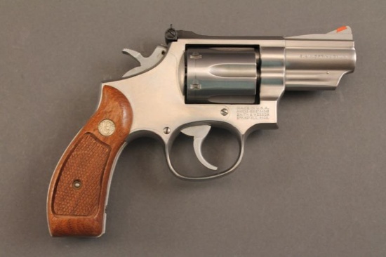 handgun SMITH & WESSON MODEL 66-2 357 MAG REVOLVER