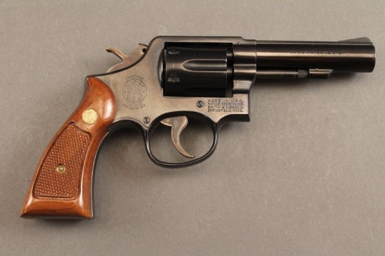 handgun SMITH & WESSON MODEL 10-6 38 SPL REVOLVER