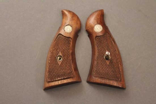 SMITH & WESSON K FRAME MAGNA DIAMOND GRIPS