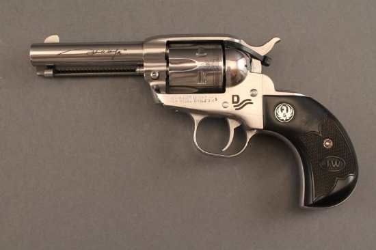 handgun RUGER NEW MODEL SINGLE SIX, 32H&R MAG REVOLVER