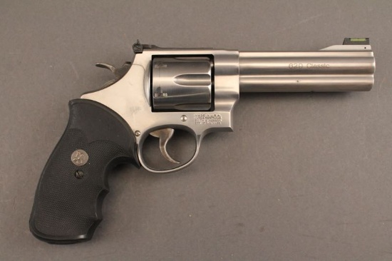 handgun SMITH & WESSON MODEL 629-6 CLASSIC, .44 MAG REVOLVER