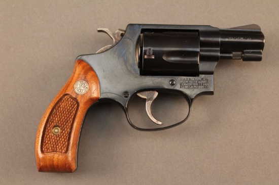 handgun SMITH & WESSON MODEL  36, 38CAL DA REVOLVER, S#BAF1380