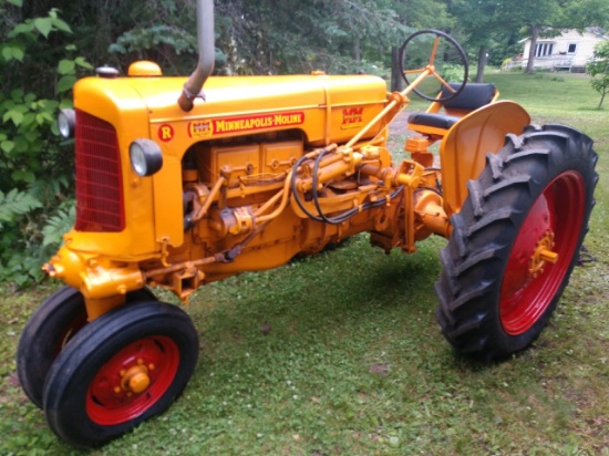 Moline R tractor 1951