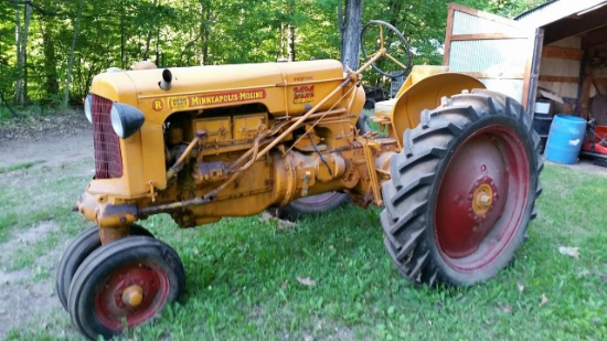Moline RTs tractor - 1952
