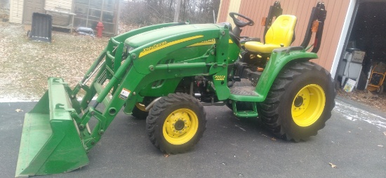 2016 John Deere 3320