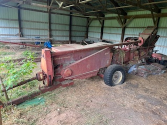 310 New holland square baler
