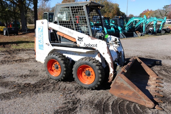 Bobcat 735 Wheeled Skidsteer