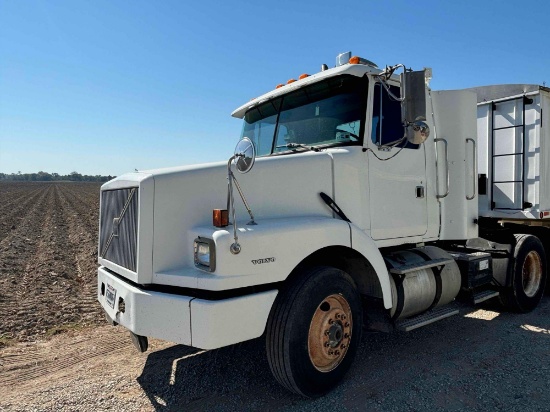 1996 Volvo Day Cab - Farm Truck