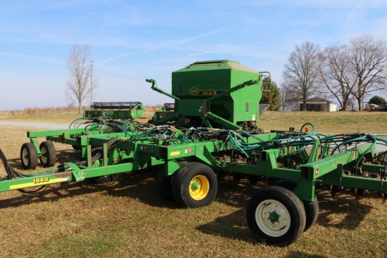 2000 John Deere 1860, 30ft Wide, Gandy Box, Wing Fold, 7.5in Spacing