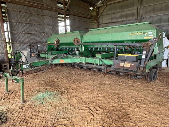 John Deere 1590 Drill