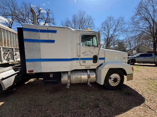 1998 Freightliner FLD120 Sleeper Cab  Detroit Diesel Series 60 Engine, 10-Speed Rockwell