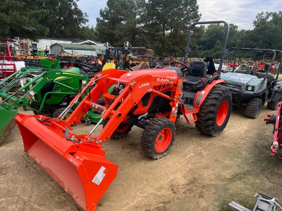 2023 Kubota LX2610SUHSD MFWD Compact Tractor with LA535 Front Loader
