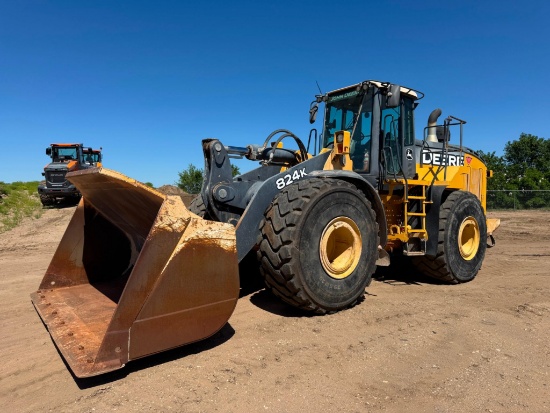 2013 John Deere 824K Wheel Loader
