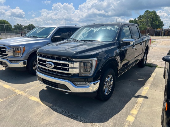 Ford F-150 Lariat 5.0 Four Wheel Drive!