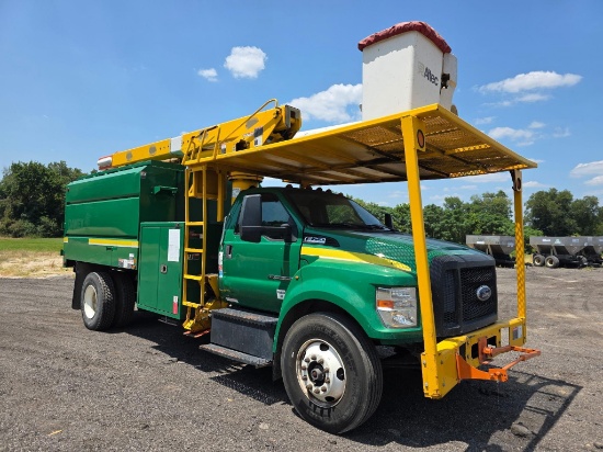 Ford F750 Bucket Truck Powerstroke with Altec LR 758 Boom
