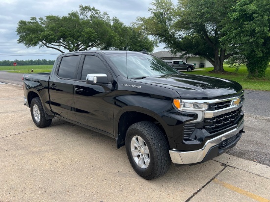 Chevy Silverado 1500 4X4 VERY NICE!