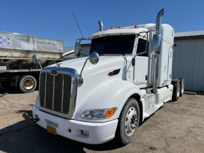 Peterbilt 386 Sleeper with Wet Kit