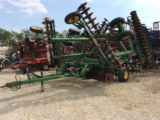 2002 JOHN DEERE 637