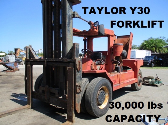 Taylor Y30 Pneumatic Tires 7' Forks 8035 Hours