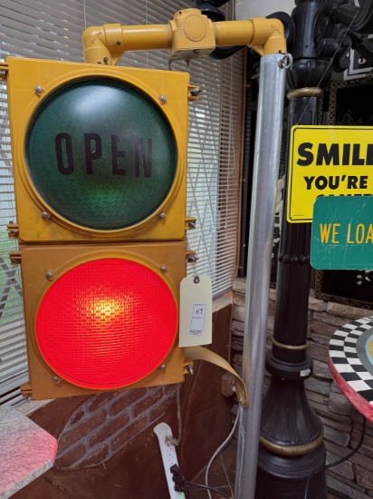 Red and Green Traffic Light w/ Pedestal