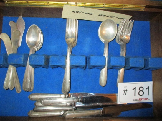Alvin Sterling Silver 40 pcs total weight 1184 g. (not counting knives)