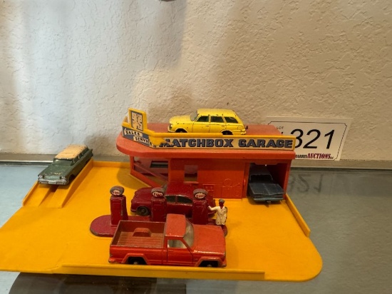 Matchbox Vintage Garage SO w/ Cars