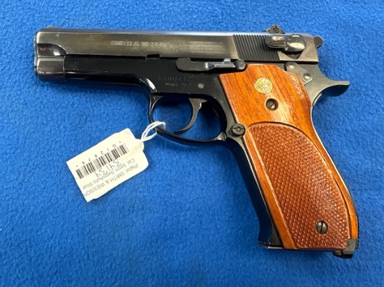 Smith & Wesson Model 39-2 9mm Pistol