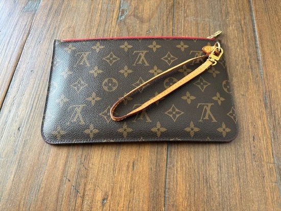 Louis Vuitton Monogram Neverfull Pochette