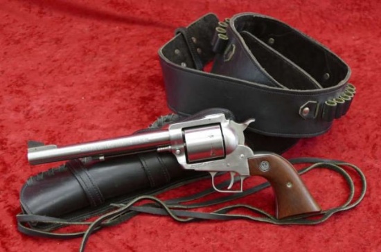 Ruger SS Super Blackhawk 44 Mag Revolver & Belt