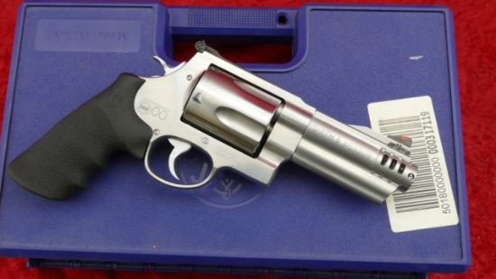 Smith & Wesson 500 Magnum Revolver